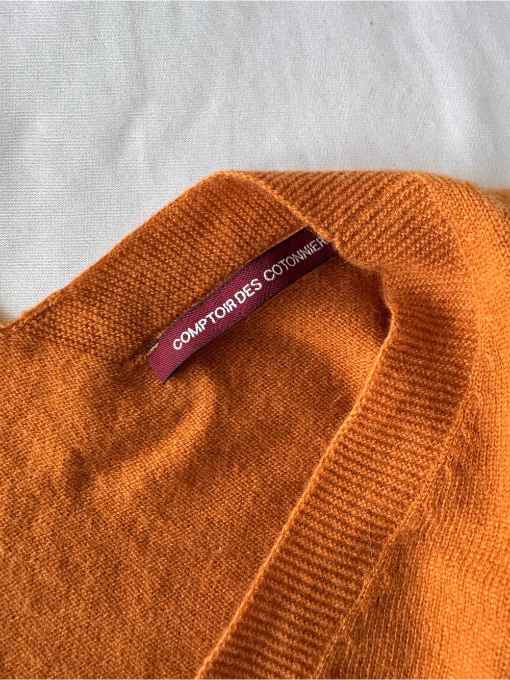 Comptoir des Cotonniers 100% Cashmere V-Neck Sweater - Rust/Terracotta - Picture 2 of 7